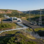 découvrez si la revente de l'énergie produite par une installation géothermique est possible, les conditions à respecter et les avantages économiques associés.