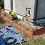 découvrez les travaux essentiels à prévoir avant l'installation d'une pompe à chaleur pour garantir son efficacité et optimiser votre confort énergétique.