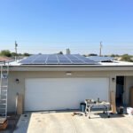 Installer des panneaux solaires sur un garage toit plat : tuto pas à pas pratique