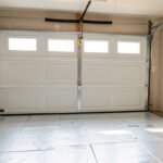 Isolation thermique du garage : portes et plancher, solutions économiques à tester